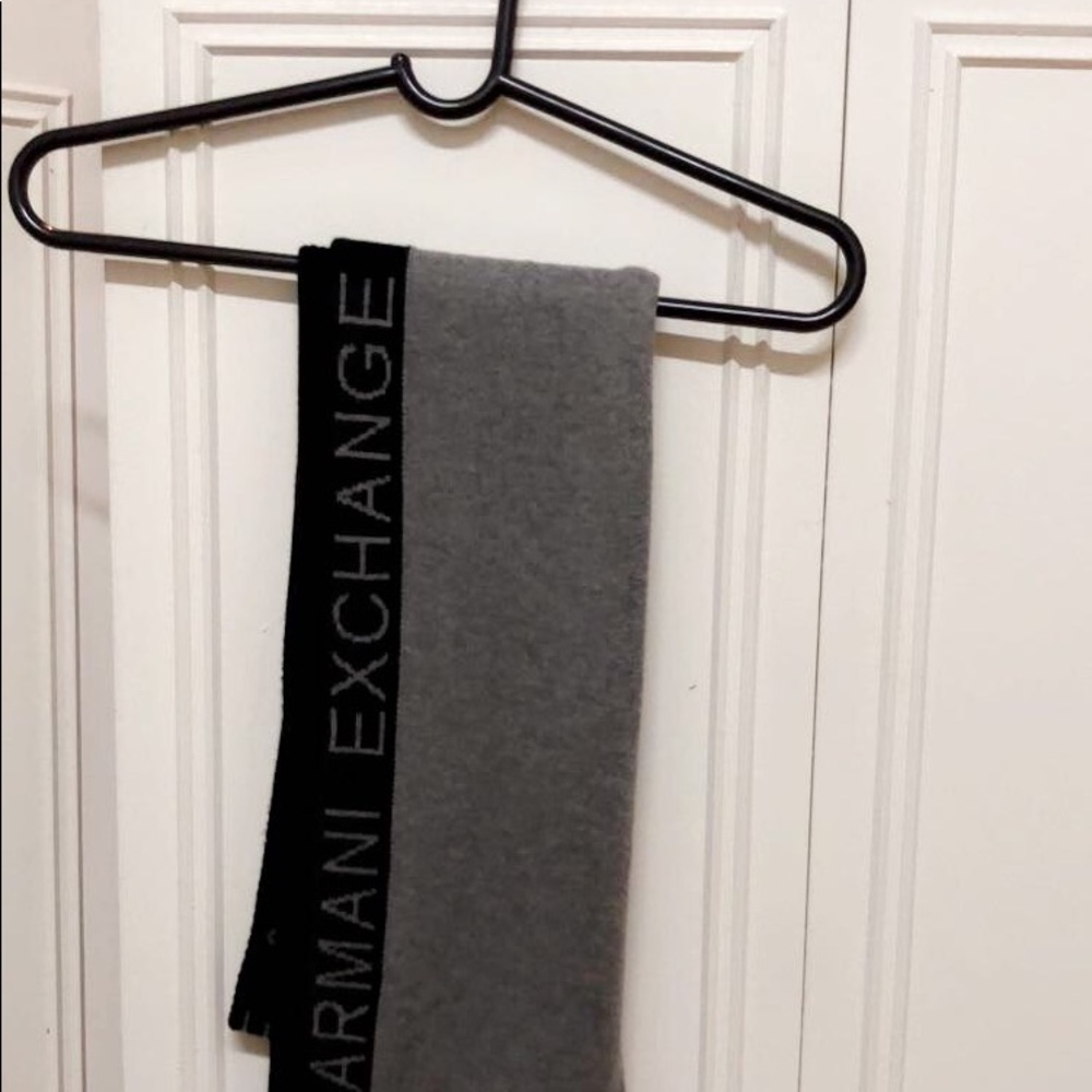 Armani Exchange Muffler/Scarve
